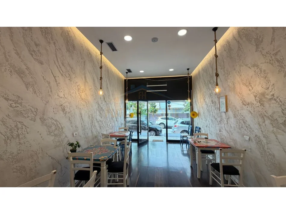 Tirane, shitet ambjent biznesi Kati 0, 78 m² 265.000 € (Sheshi Wilson)