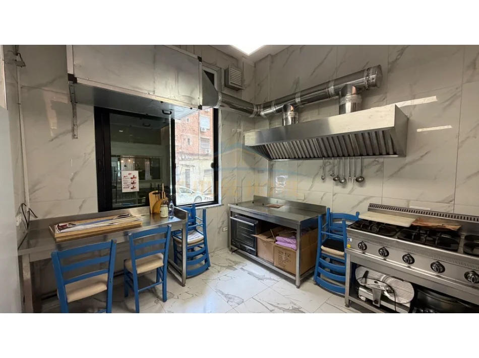 Tirane, Commercial Space for Sale Ground Floor, 78 m² 265,000 € (Sheshi Wilson)