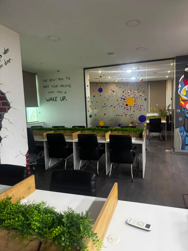 🏢 Vendita ambiente commerciale presso Globi in Rrugen e Kavajes, 600 mila euro, AFFITTO ANCHE IN QUARANTENA