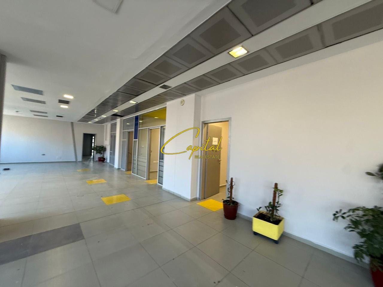 COMMERCIAL SPACE FOR RENT 916 m2 KAVAJA STREET 18,000 EURO