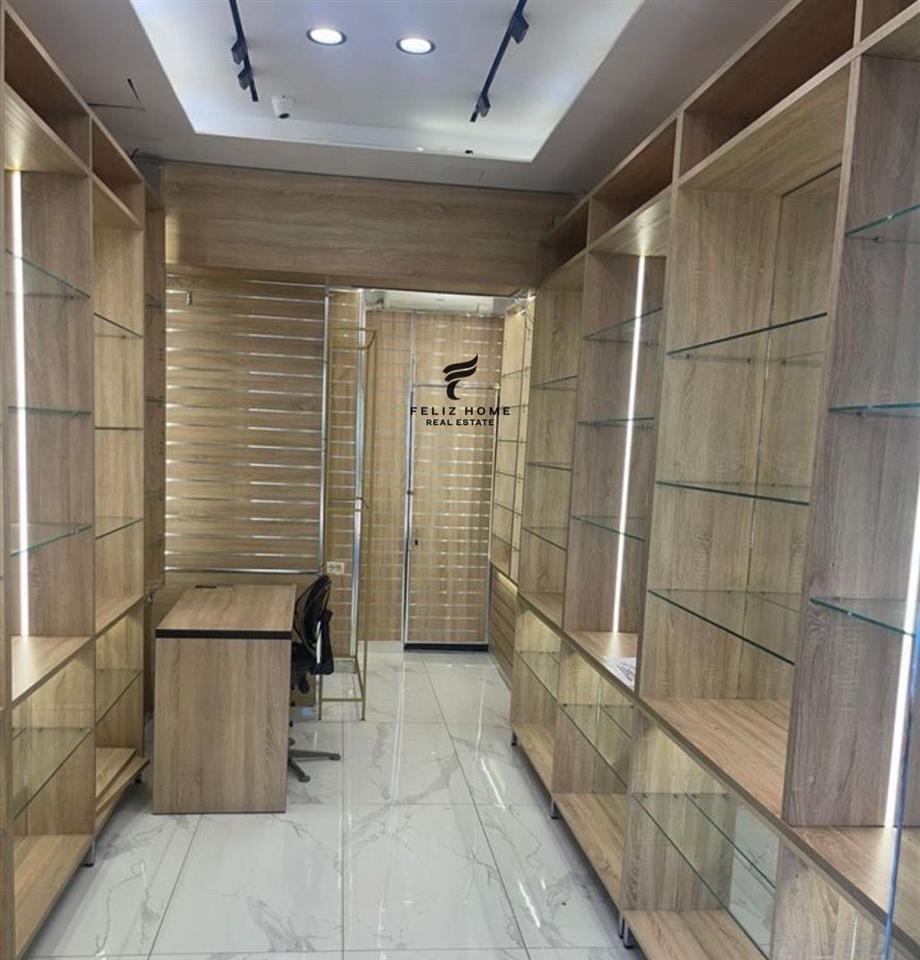 Commercial Space with 30 m2 at Stadium Dinamo 1500 Euro