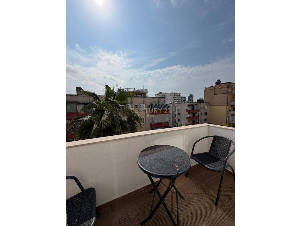 0698244160 Jepet me qera apartamenti 2+1+2 ne Qender te Durr