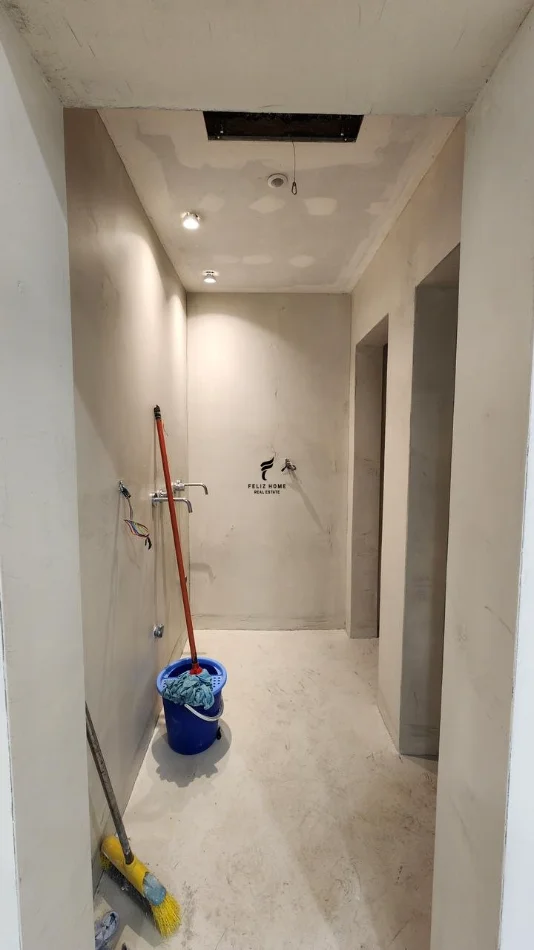 Tirane, affitto negozio Piano 0, 150 m² 1.500 € (VIA KAVAJES)