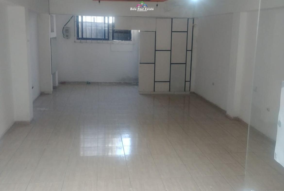 Jepet Me Qera Dyqan Tek Rruga Ura (ID BD21358) Tirane