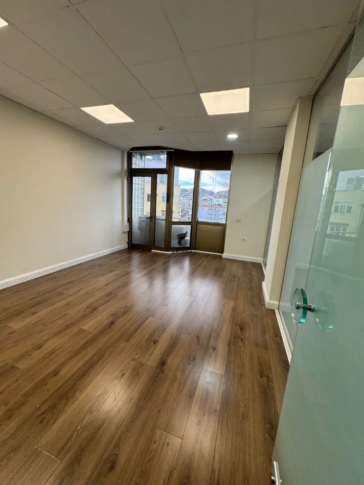 Tirana, Office for Rent, 7th Floor, 100 m², €1,500 (Block)