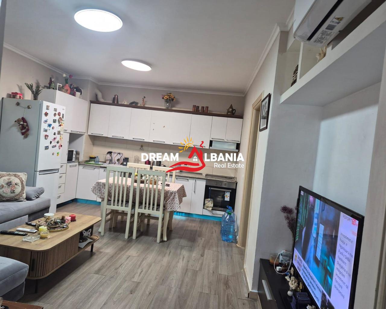 Shitet Garsoniere e Konvertuar ne Apartament 1+1 neYzberisht