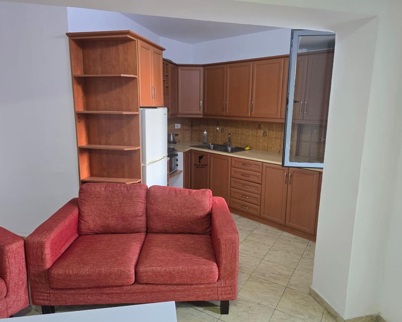 Appartamento con 2+1 camere al 4° piano, 65.000 LEKE FH-80151
