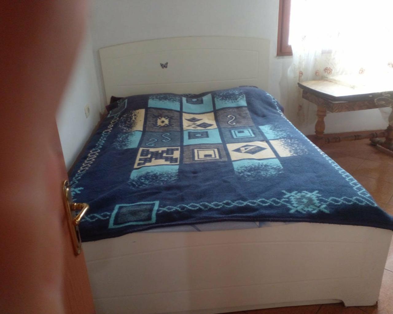 JAP APARTAMENT 1+1 TE MOBILUAR NE RRUGEN JORDAN MISJA