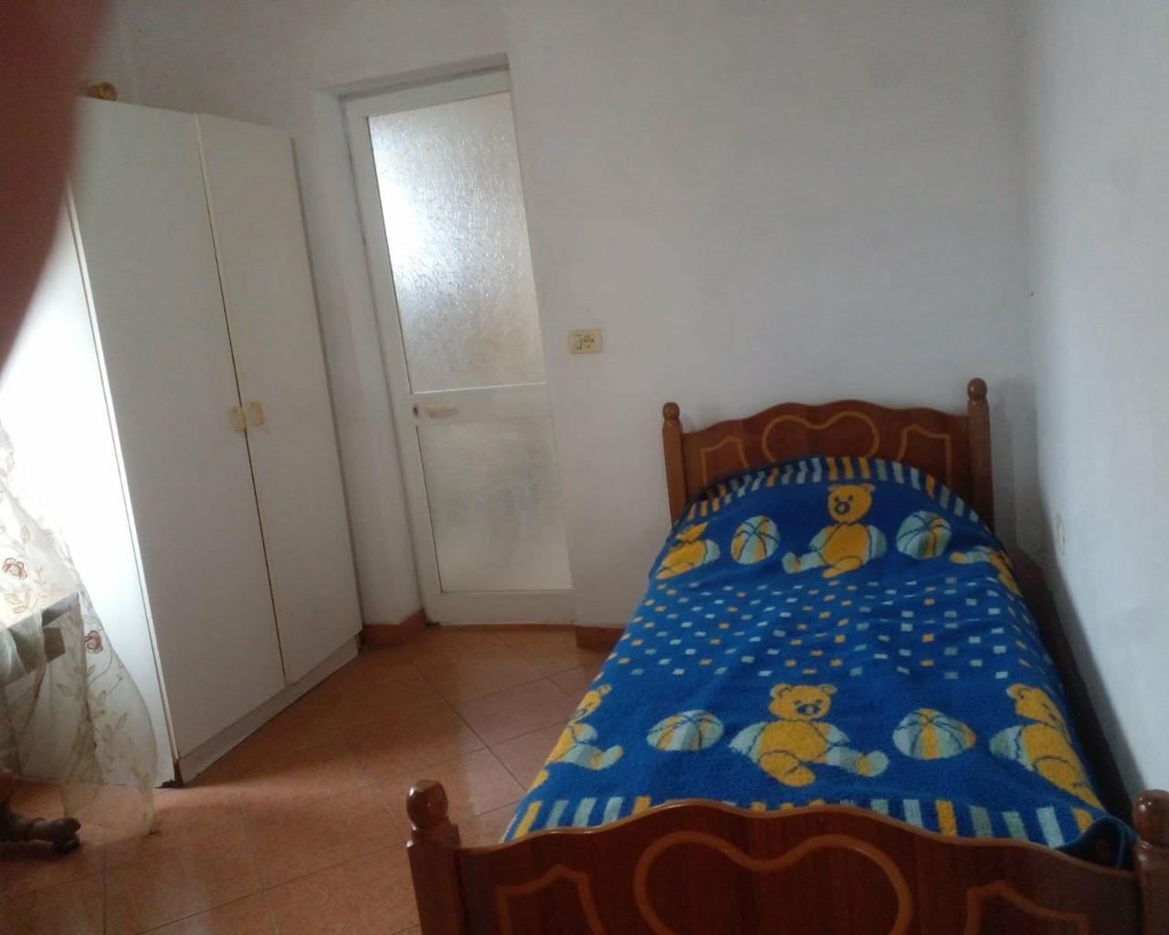 JAP APARTAMENT 1+1 TE MOBILUAR NE RRUGEN JORDAN MISJA