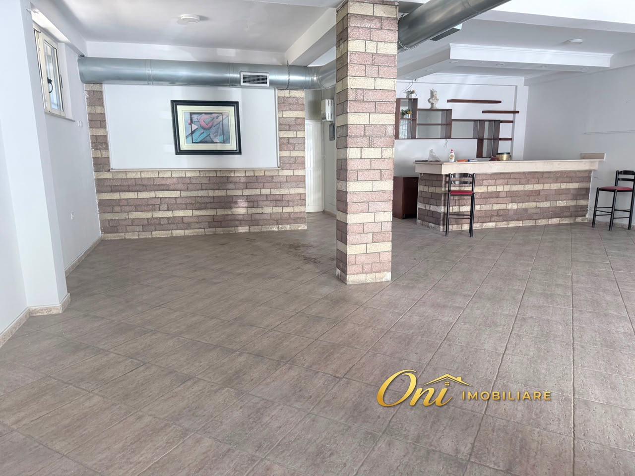 Negozio in affitto con cortile, piano terra