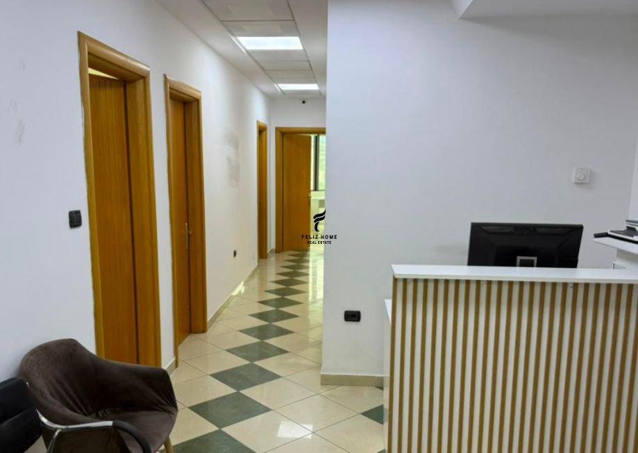 Zyra me qira 115 m², blok 300.000 lekë FH-70619