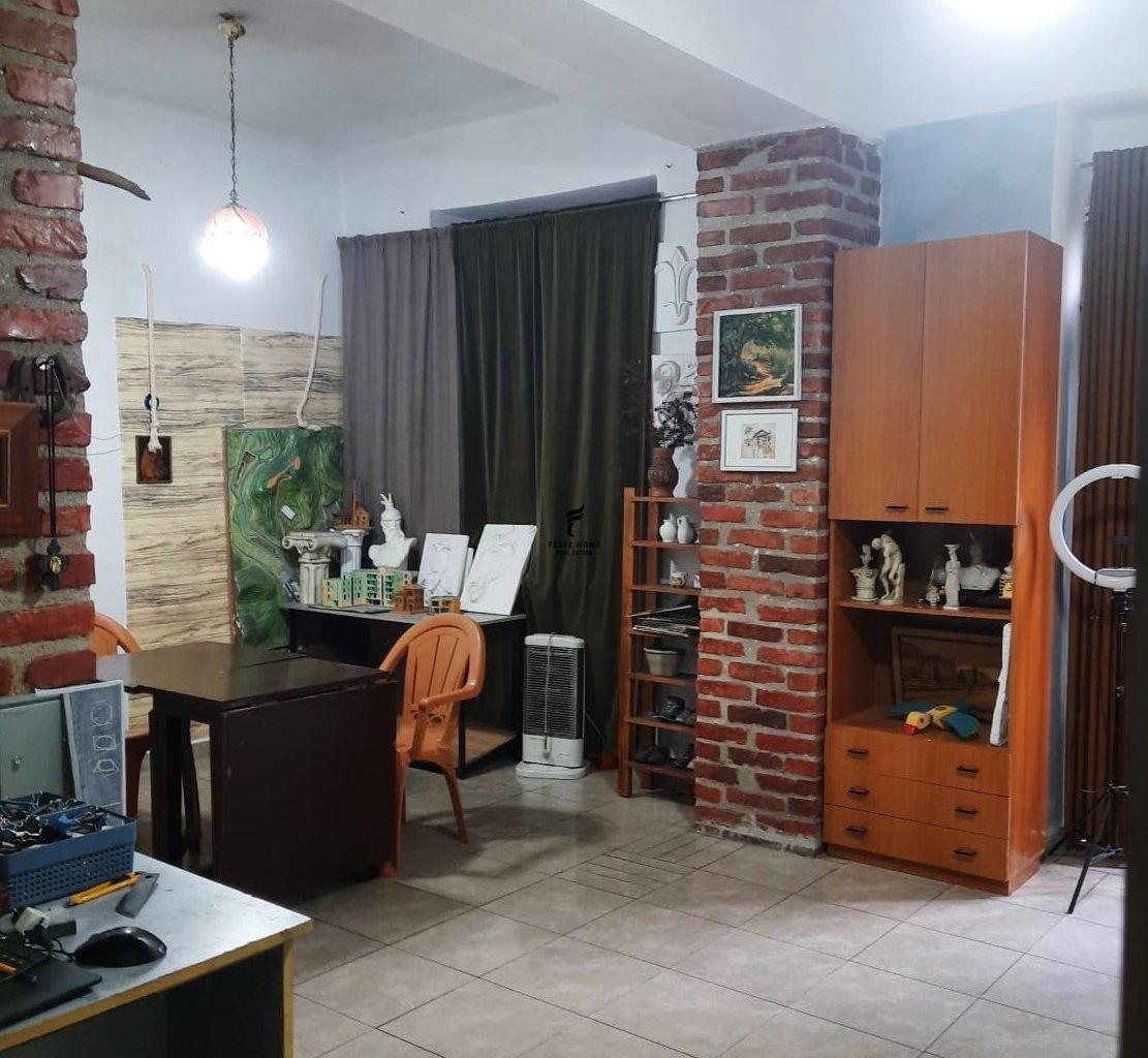 SHITET ZYRE 75 M2 PARKU RINIA 226.000 EURO FH-69884
