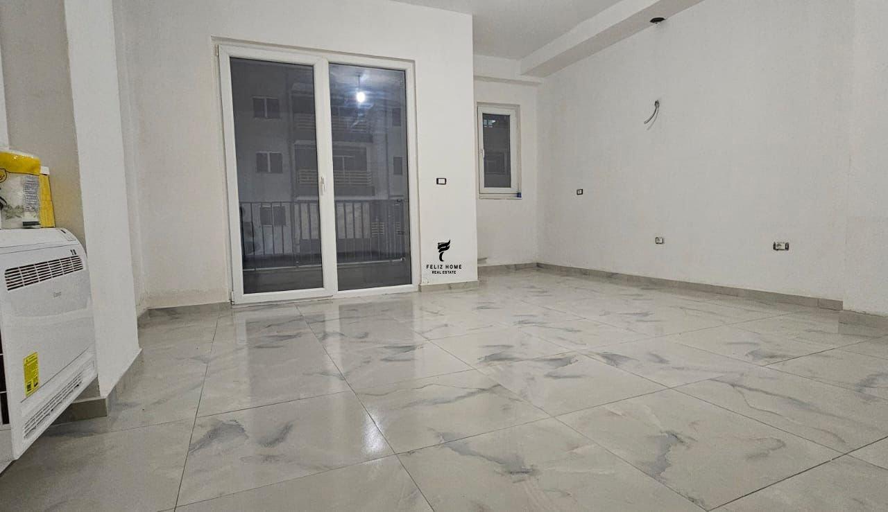 Zyra con Quota 66.6m2 in Via Hoxha, 600 euro mensili