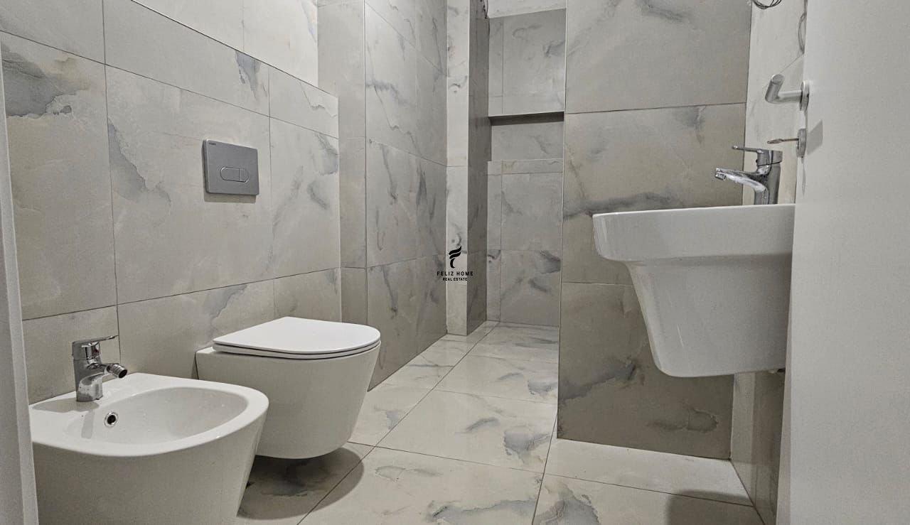 Zyra con Quota 66.6m2 in Via Hoxha, 600 euro mensili