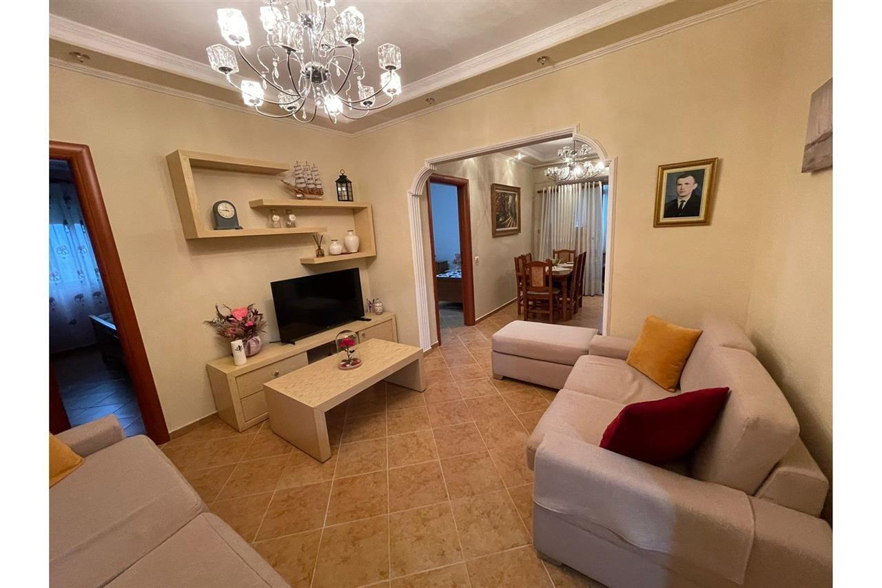 APPARTAMENTO 2+1 IN VENDITA A KINOSTUDIO