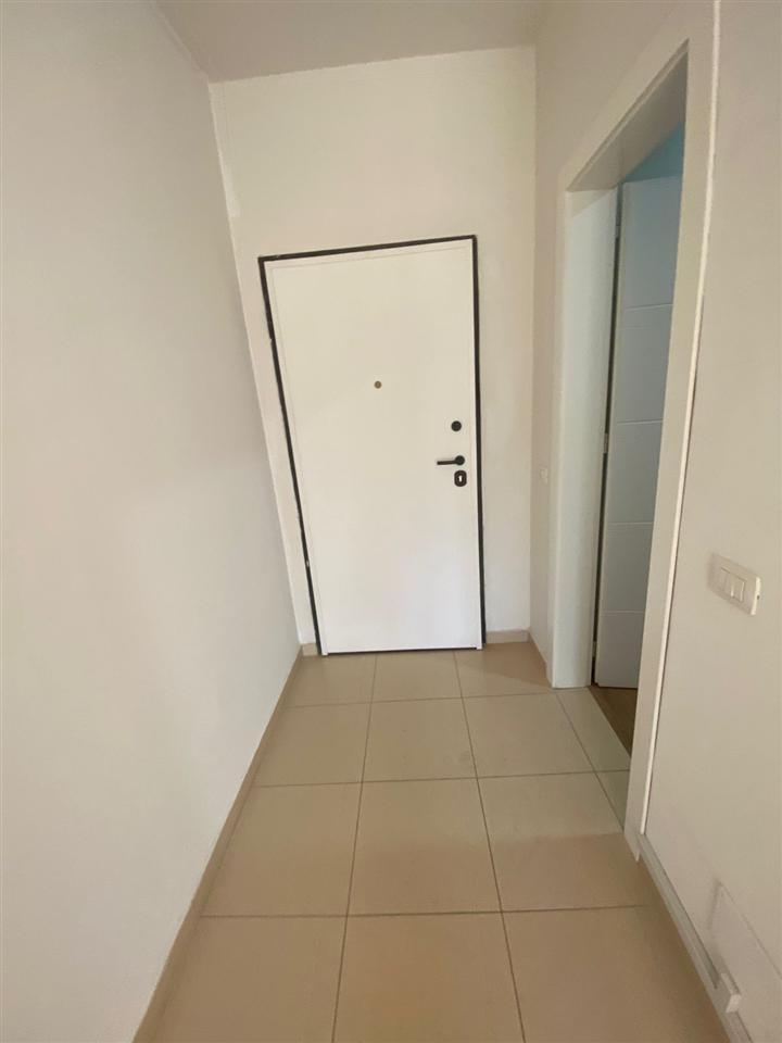 🏢 Jepet Ambient Zyre me Qira – Rruga e Kosovareve