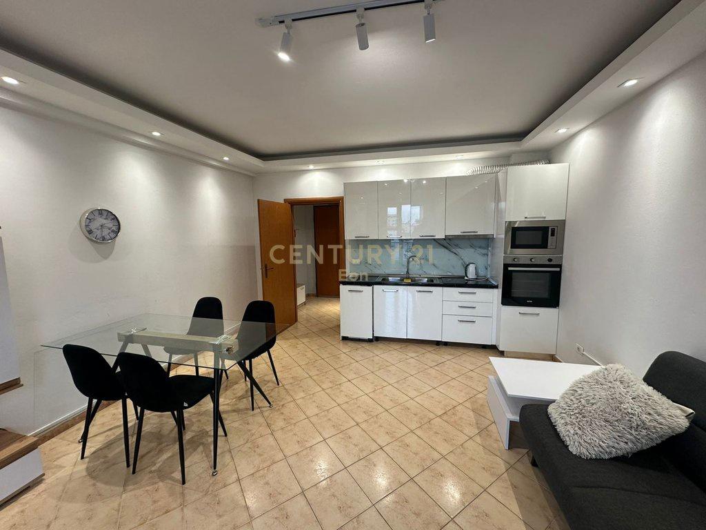 0684394200 SHESIM APARTAMENT 1+1 NE QENDER TE DURRESIT