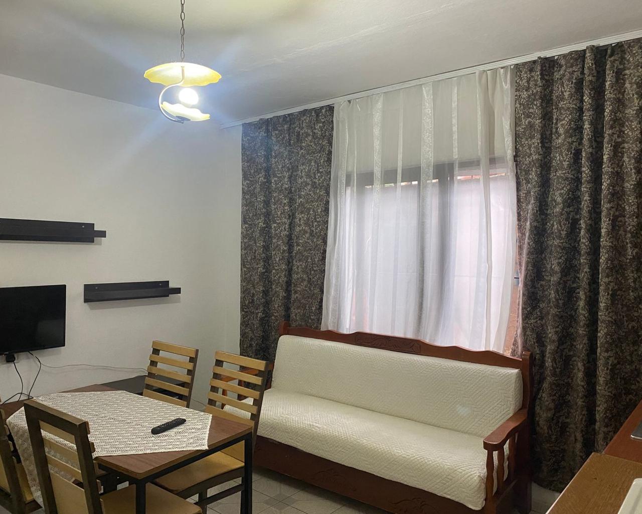 Jepet me qera Apartament 1+1 ne rrugen Besa Tirane.