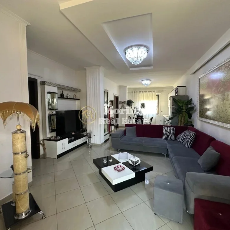 Tirana, vendesi Villa, 384 m² 720.000 €