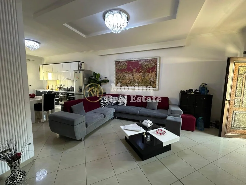 Tirane, shitet Vile , 384 m² 720.000 € (Selite)