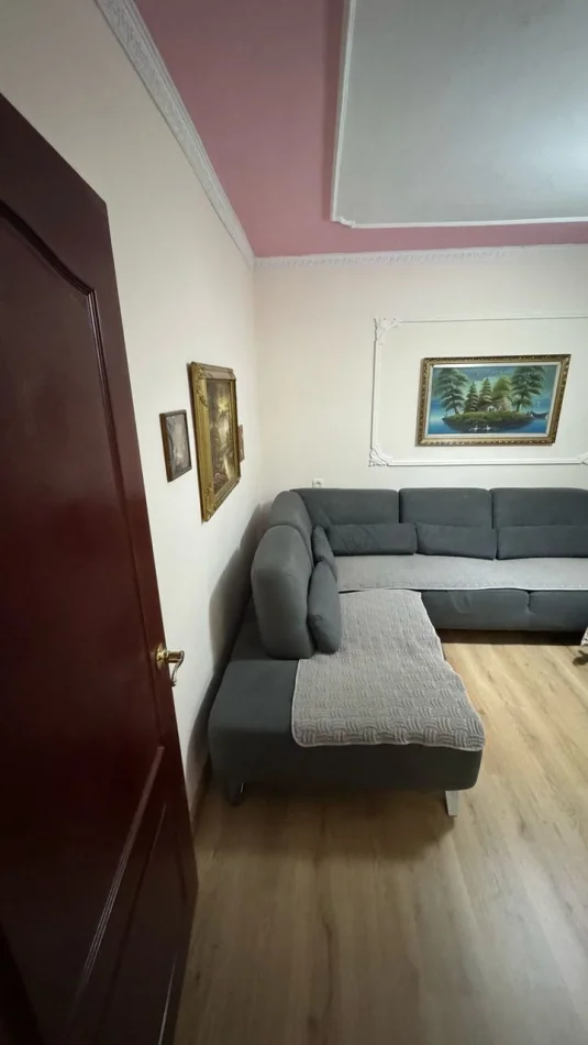 Tirane, affitto appartamento 2+1 Primo piano, 85 m² 550 € (Scuola Unificata)