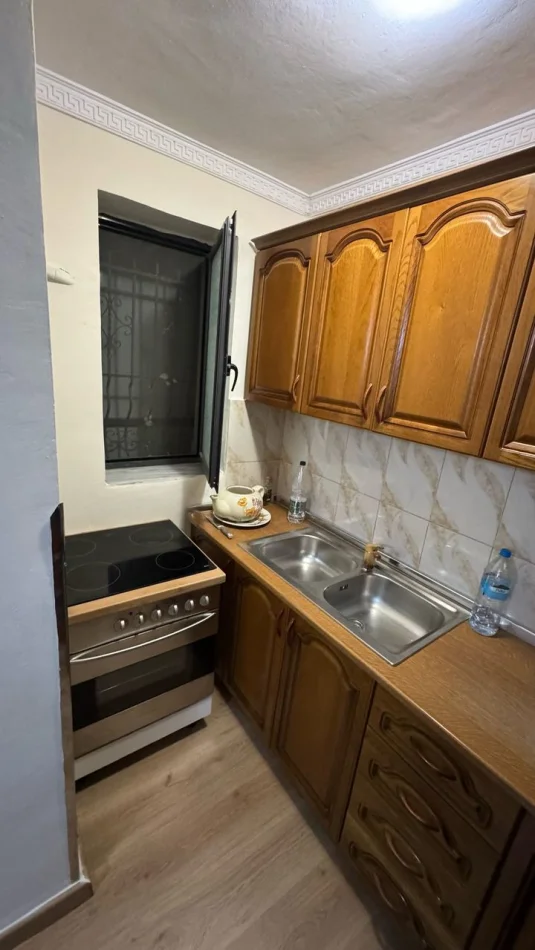 Tirane, affitto appartamento 2+1 Primo piano, 85 m² 550 € (Scuola Unificata)