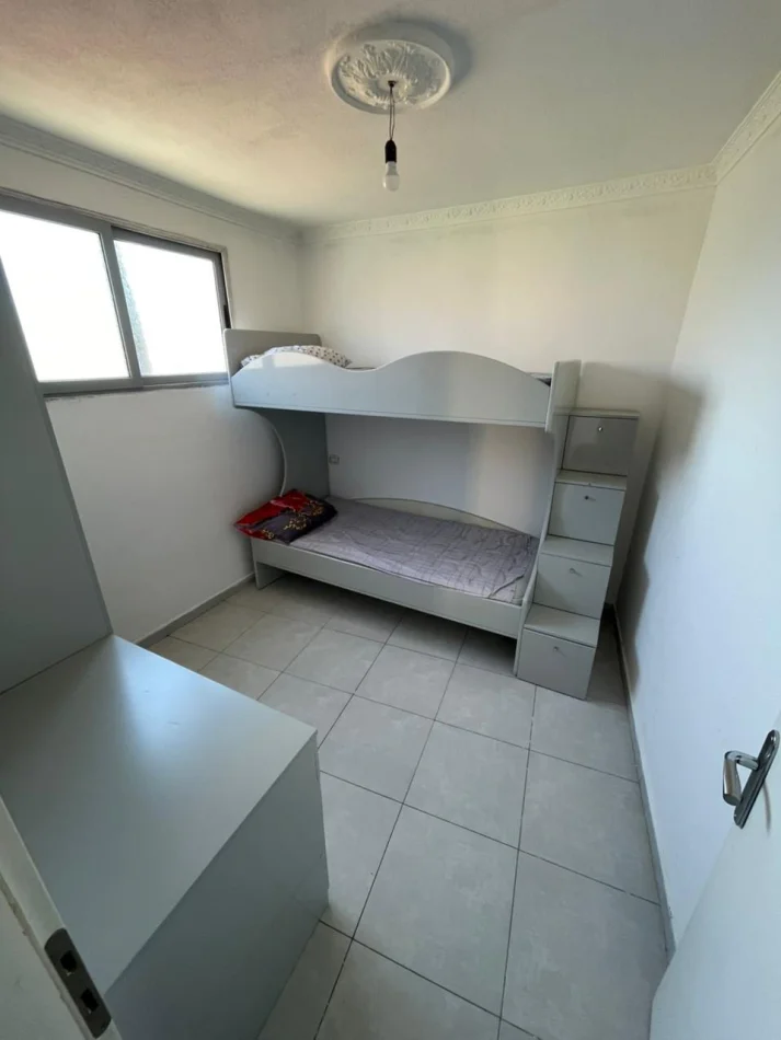 Tirane, affitto appartamento 1+1 Piano 2, 40 m² 240 € (Astir)