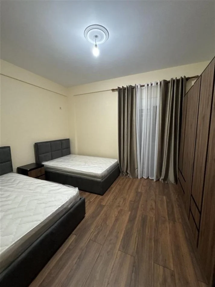 Tirane, 2+1 Apartment for Rent, 4th Floor, 140 m², €600 (Profit Code)