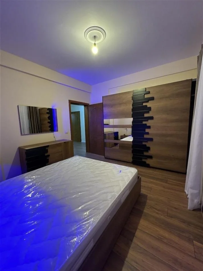 Tirane, 2+1 Apartment for Rent, 4th Floor, 140 m², €600 (Profit Code)