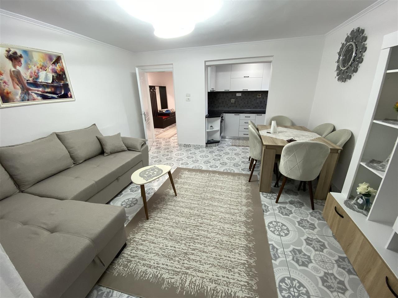 APPARTAMENTO CON AFFITTO 2+1 IN RESTORAN DURRESI 600 EURO