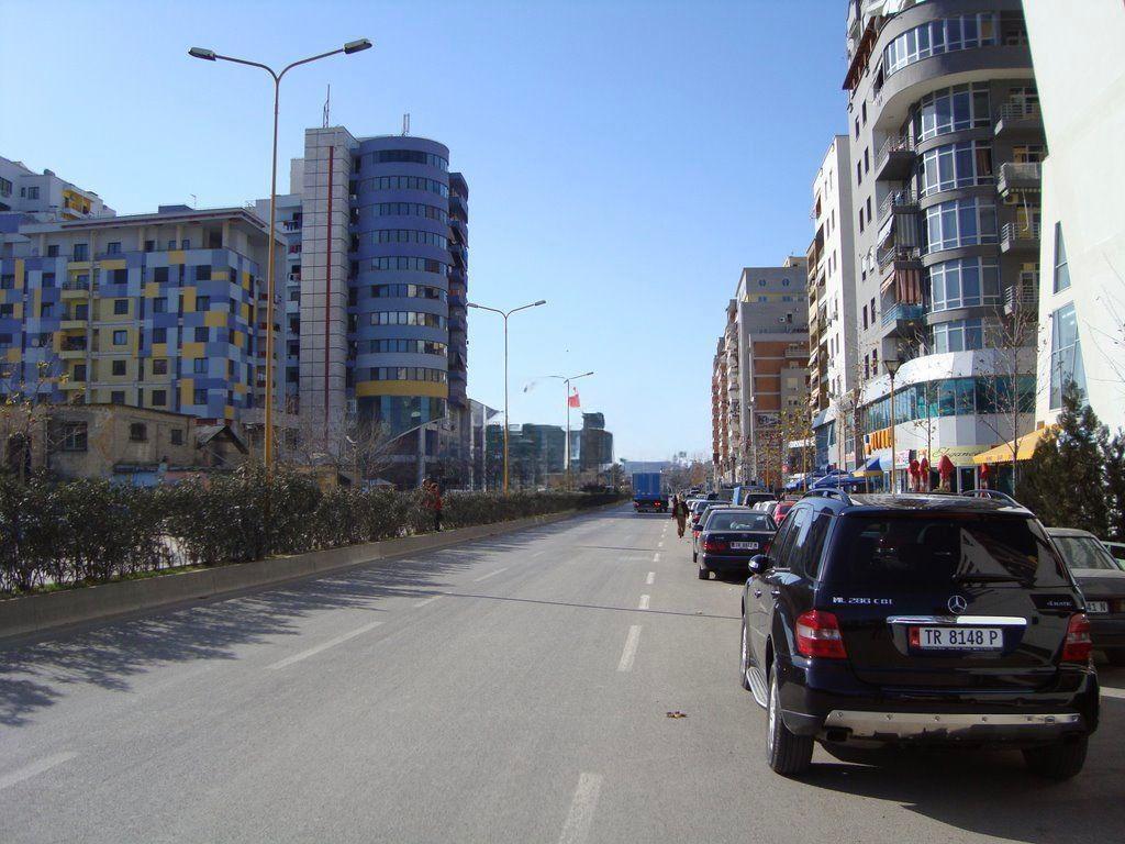 Shitet Post Parkimi – Ish Parku i Autobusave