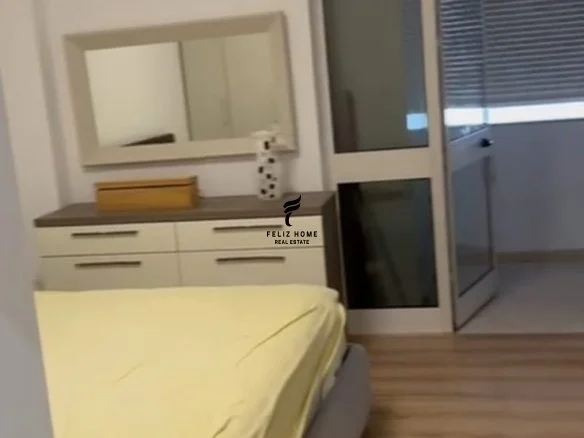 Tirane, affitto ufficio di 135 m² al piano 3, 1.200 € (CENTRO)