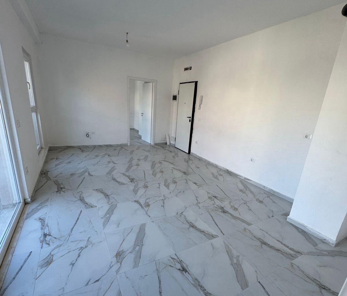 Affitto ufficio con piano terra 65m2