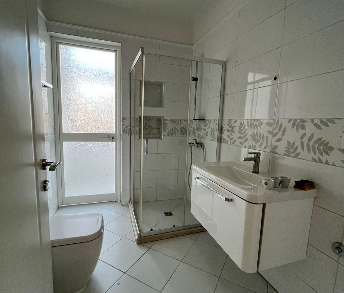 Affitto ufficio con cortile di 110m2 in blocco