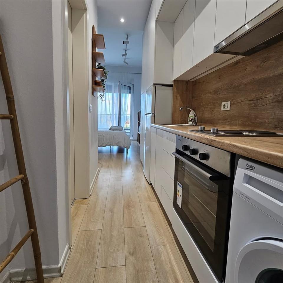 SHITET GARSONIERE 30 M2 21 DHJETORI 93.000 EURO