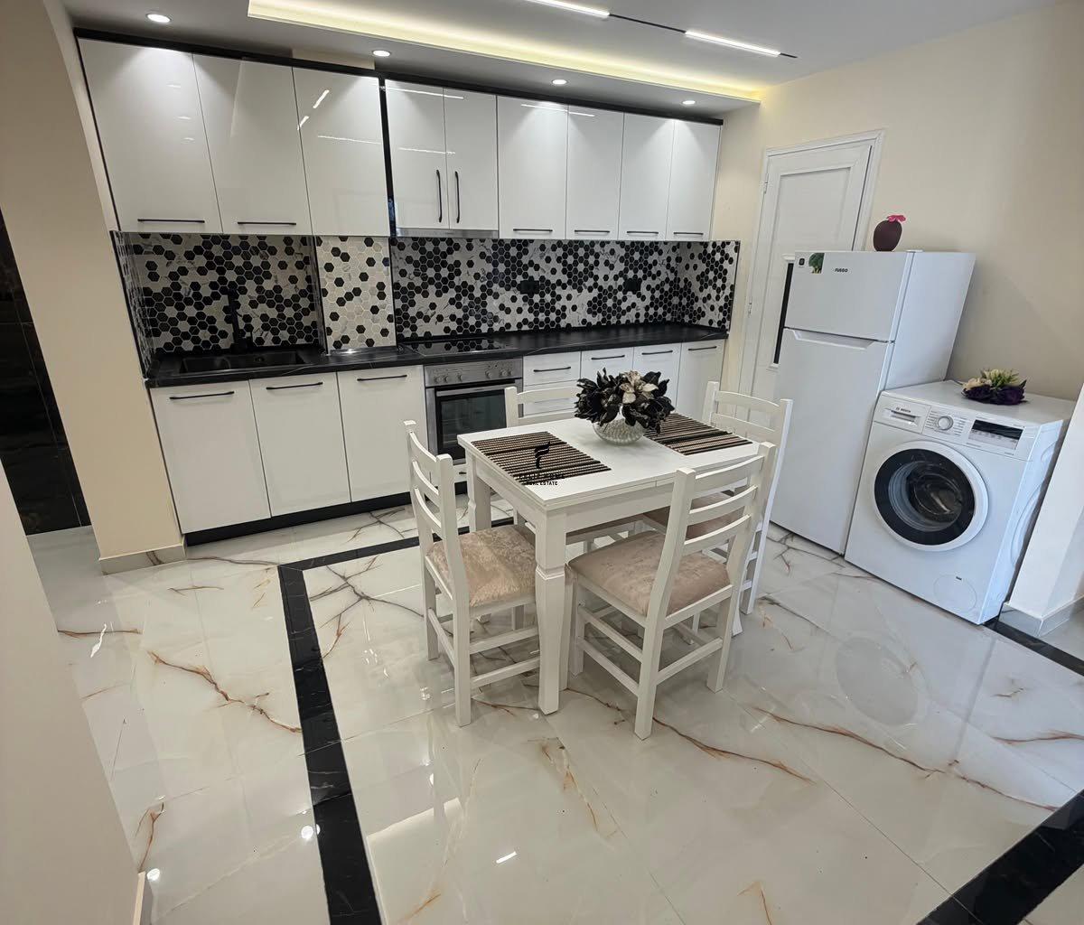 APARTAMENT ME QERA DUPLEX 2+1+2 RRUGA E ELBASANIT 80.000 LEK