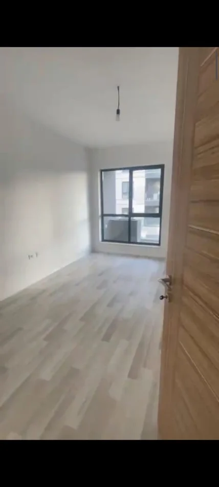 Tirane, shitet apartament 3+1 Kati 2, 135 m² 162.000 € (Rruga 5 Maji)