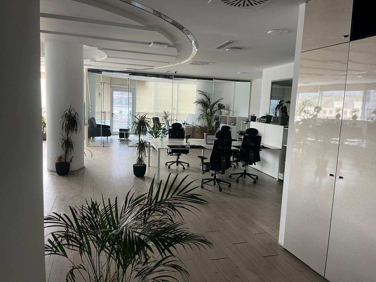 Zyra con Quota di 300 m2 in Albania a 700.000 LEKE FH-78001