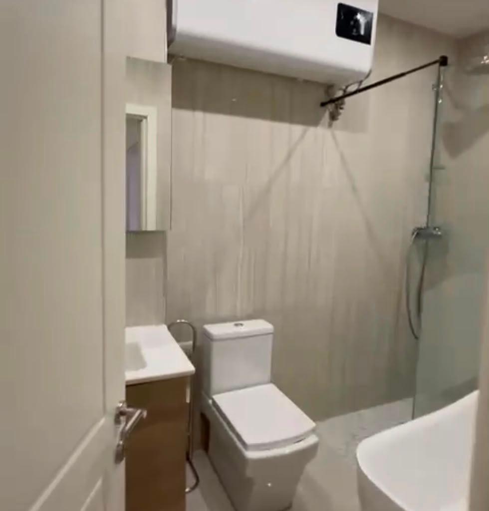 APARTAMENT NE SHITJE 1+1ME PARKIM PRANE SQUARE 21