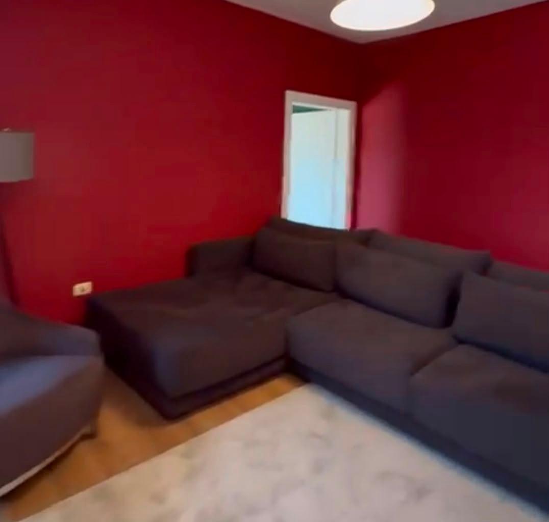 APARTAMENT NE SHITJE 1+1 ME PARKIM PRANE SQUARE 21