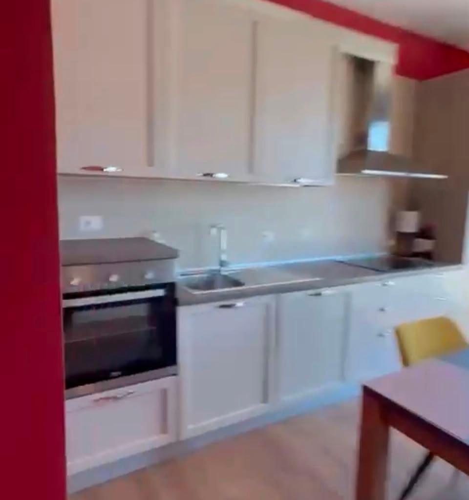 APARTAMENT NE SHITJE 1+1 ME PARKIM PRANE SQUARE 21