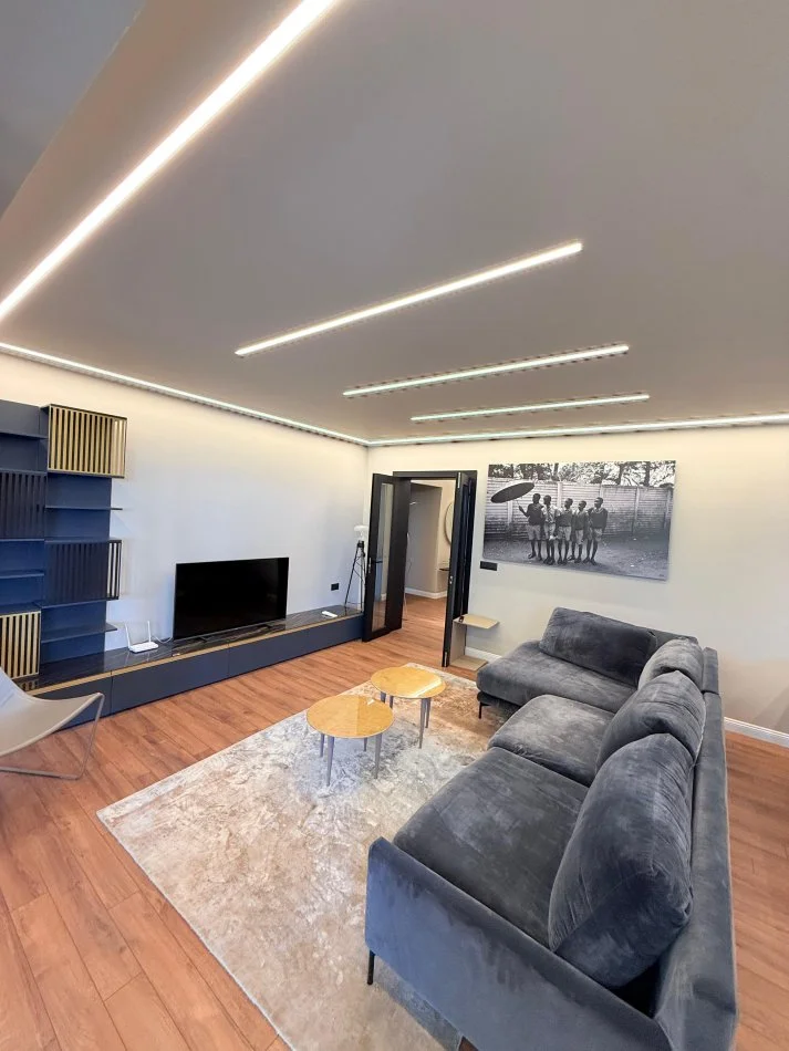 Tirane, for Sale 3+1 Apartment, 7th Floor, 170 m², €500,000 (Long Hill Residence)