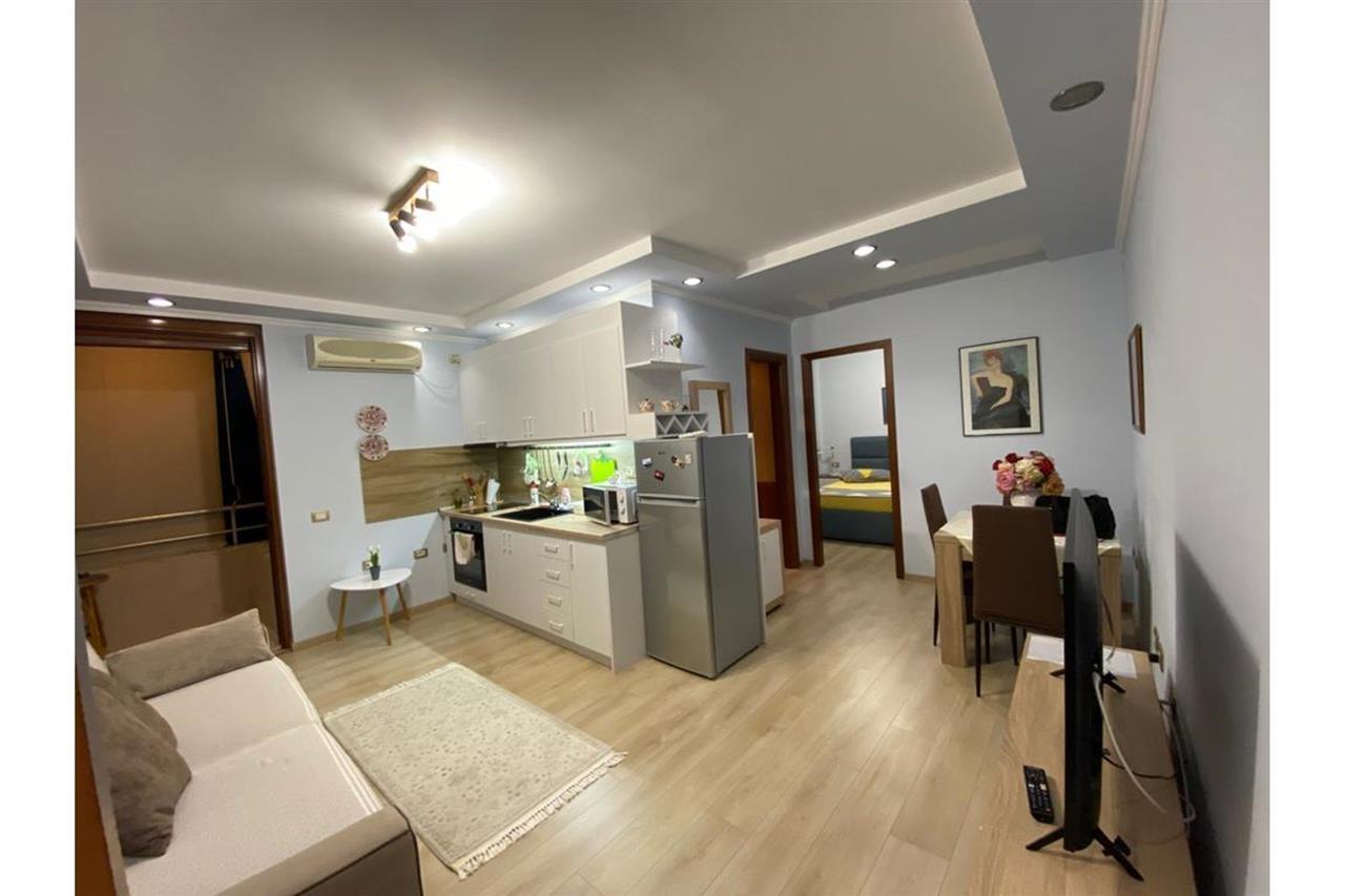 Appartamento 1+1 in affitto in via Margarita Tutulani, Blloku