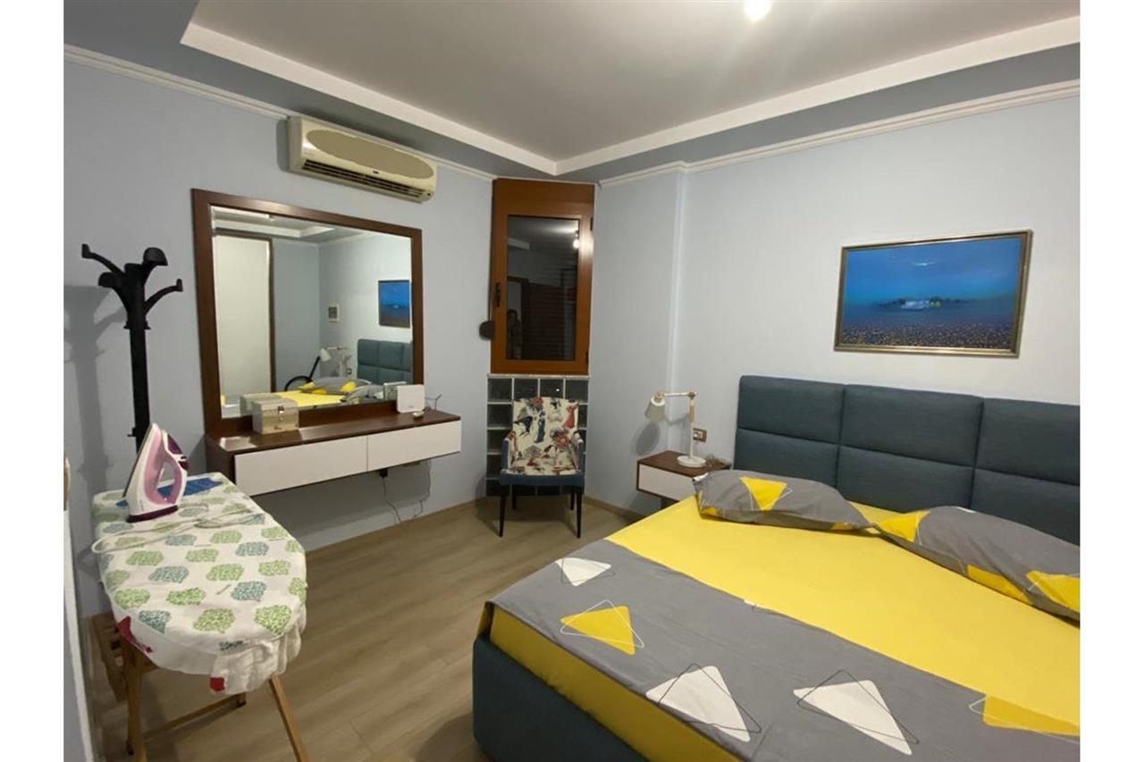 Appartamento 1+1 in affitto in via Margarita Tutulani, Blloku