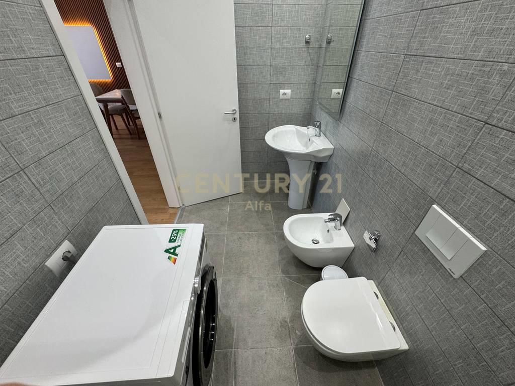 Jepet me qira apartament luksoz 2+1+2 në Zogun e Zi!