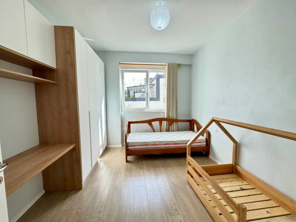 Tirane, vendesi appartamento 2+1 Piano 4, 105 m² 278.000 € (Liqeni i Thate)