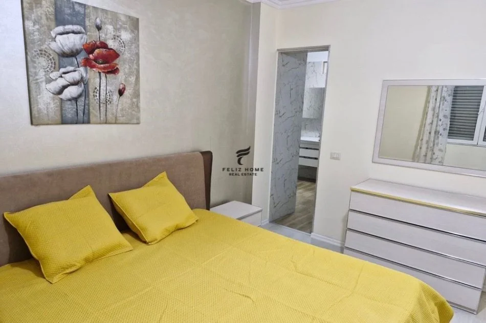 Tirane, shitet apartament 3+1 Kati 3, 132 m² 219.000 € (XHAMLLIKU)