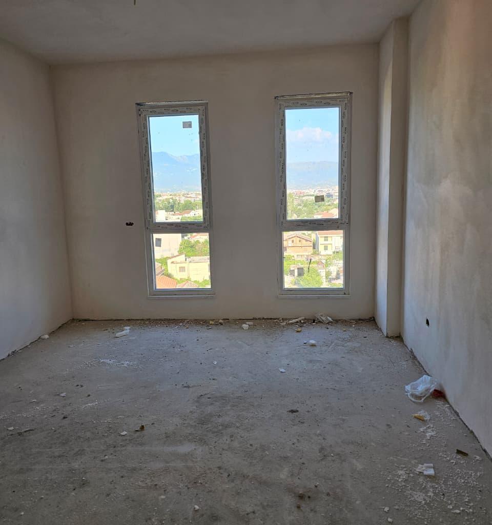 🏡 **Shitet Apartament 2+1+2 me Ballkon – Ish Fusha e Aviaci