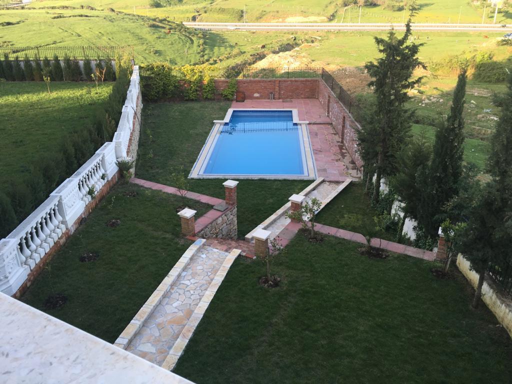 VILÀ DI LUSSO CON PISCINA IN AFFITTO PRESSO AKACIA HILLS – TEG