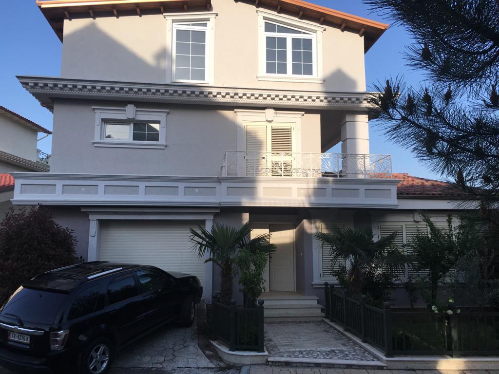 VILÀ DI LUSSO CON PISCINA IN AFFITTO PRESSO AKACIA HILLS – TEG
